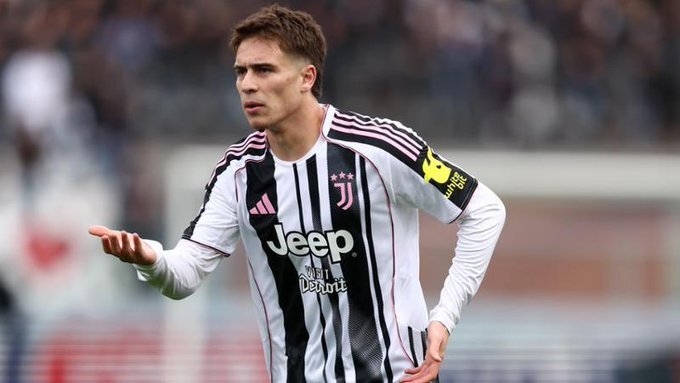 袖标出现在, 在防守端他 袖标出现在, 在防守端他